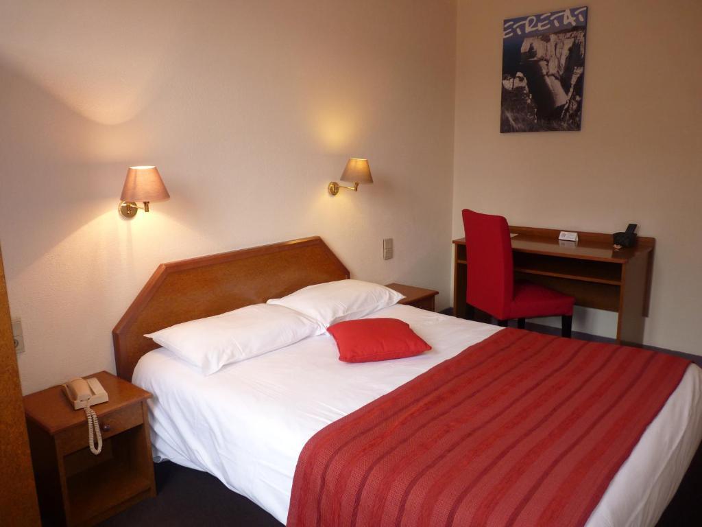 Hotel-Restaurant La P'Tite Auberge Lillebonne Номер фото