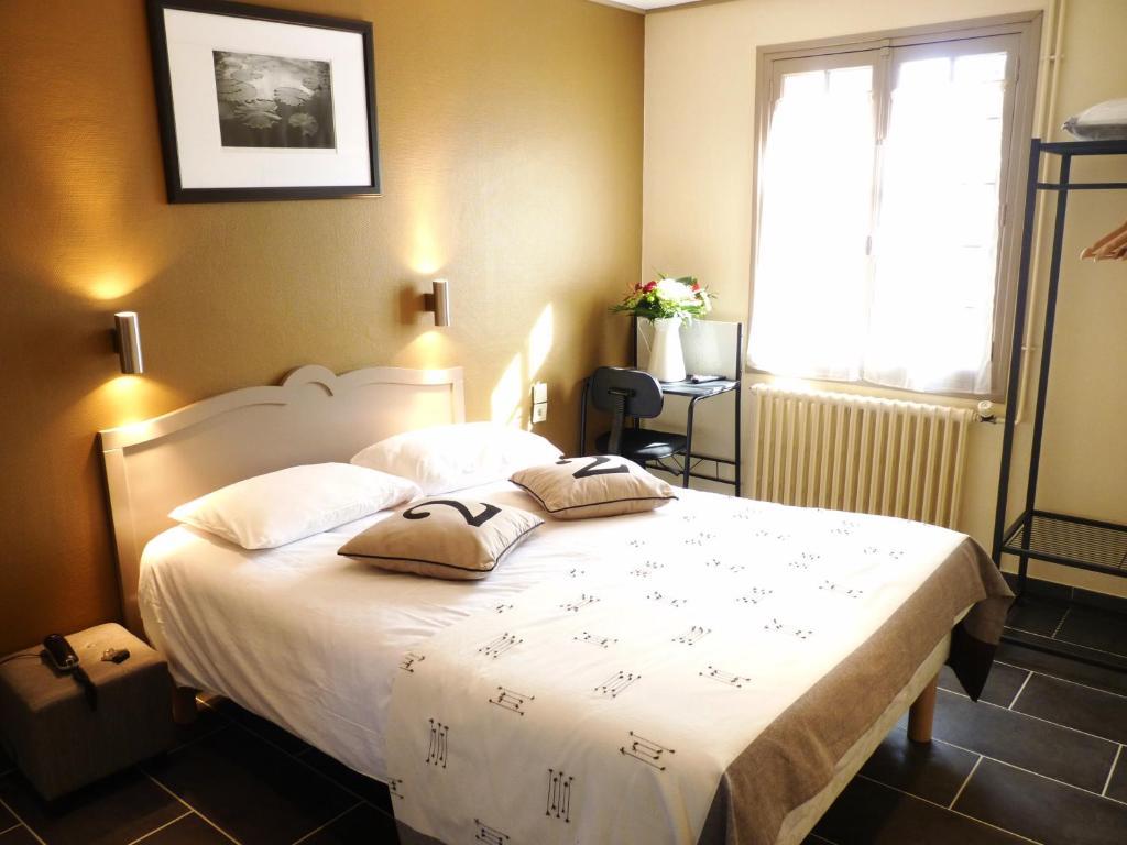 Hotel-Restaurant La P'Tite Auberge Lillebonne Номер фото